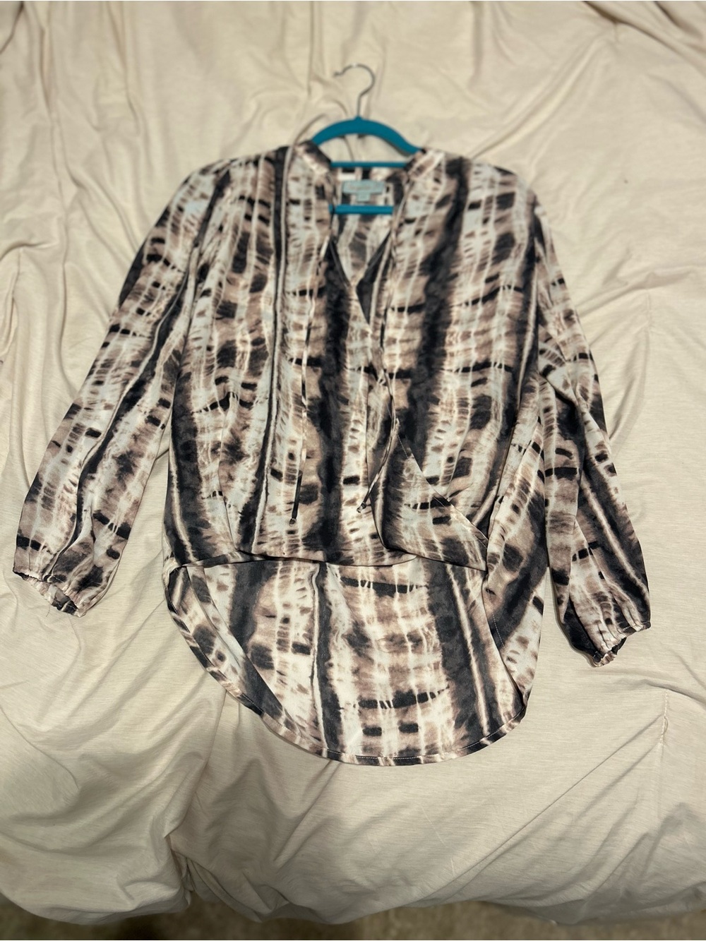 Veronica M Neutral Tie-Dye V-Neck Blouse in Black, Cream, and Blush